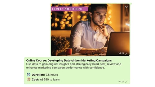 Example of a WhatsApp message promoting an online course by DeakinCo.
